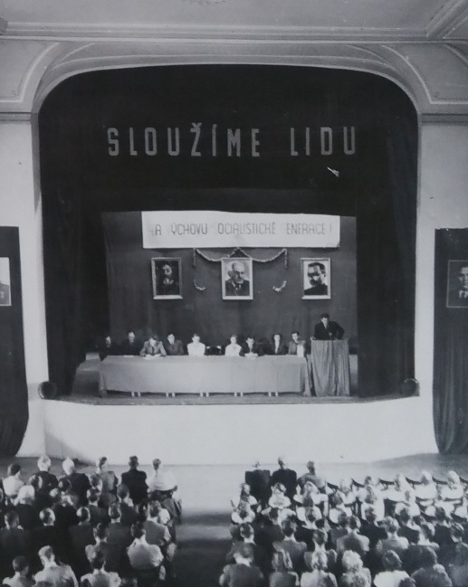 Zahájení akademického roku 1953/54 v Měšťanské besedě v Plzni